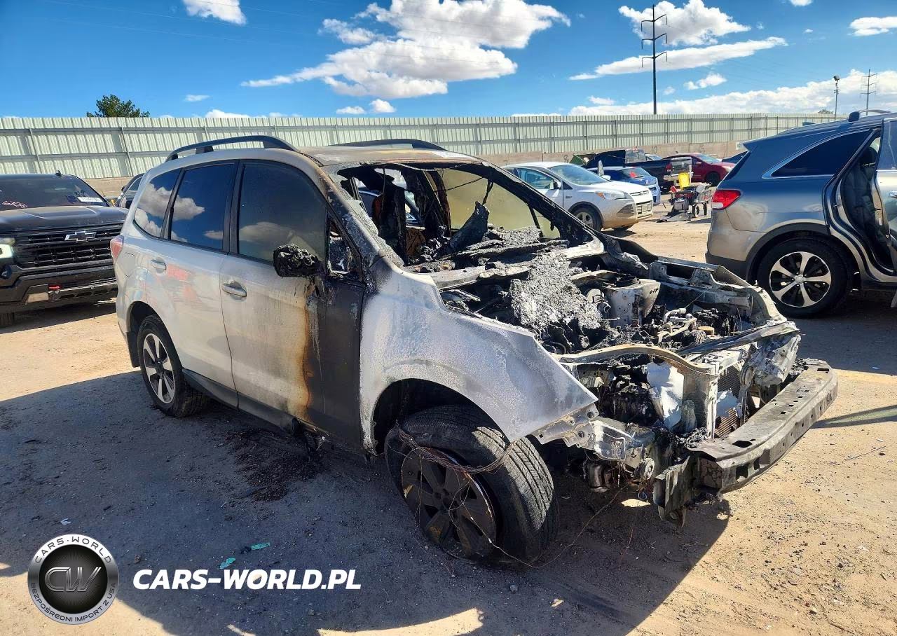 2017 Subaru Forester 2.5I Premium VIN:JF2SJAEC2HH506944 - 4