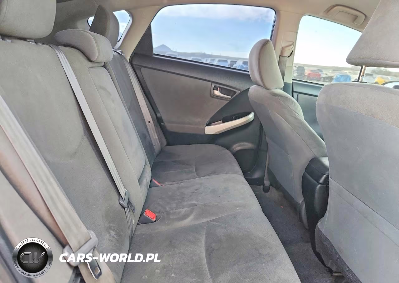 2015 Toyota Prius Two VIN:JTDKN3DU5F1902185 - 10