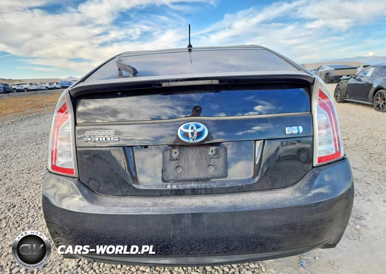 2015 Toyota Prius Two VIN:JTDKN3DU5F1902185 - 6