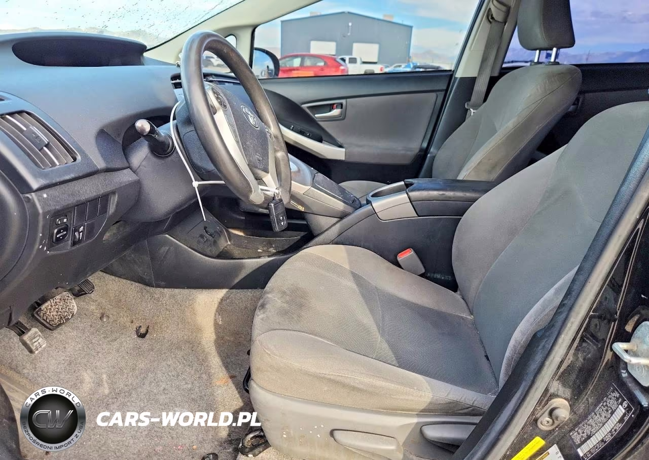 2015 Toyota Prius Two VIN:JTDKN3DU5F1902185 - 7