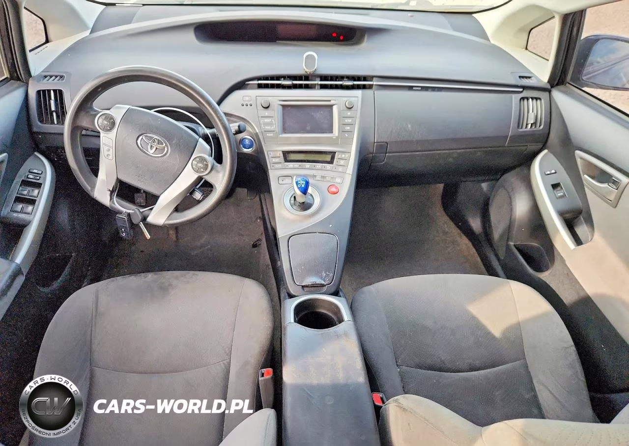 2015 Toyota Prius Two VIN:JTDKN3DU5F1902185 - 8