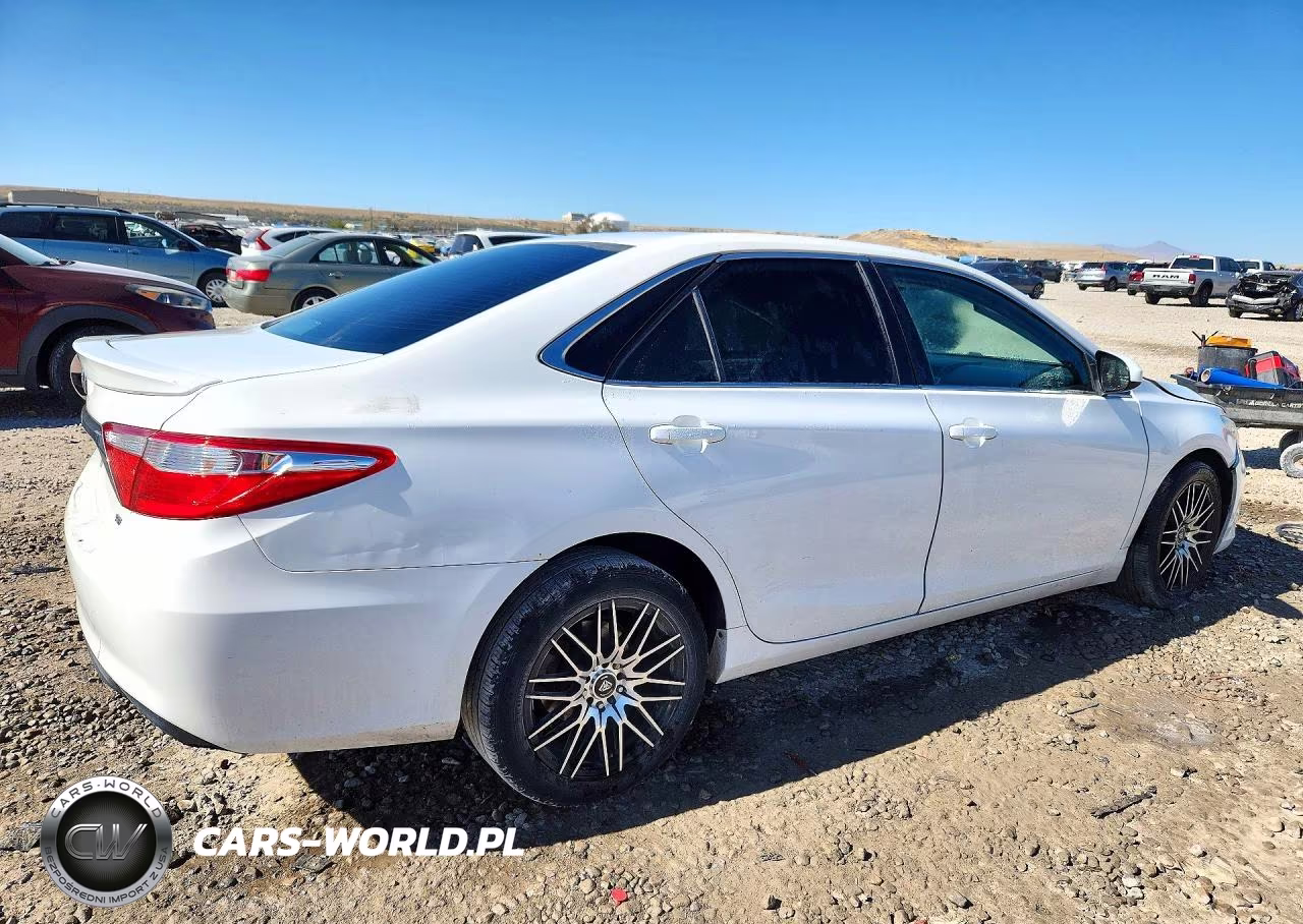 2015 Toyota Camry Se VIN:4T1BF1FK7FU498751 - 3