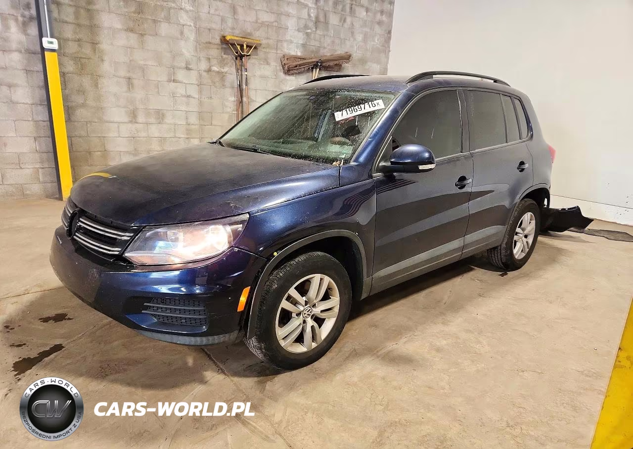 2016 Volkswagen Tiguan S VIN:WVGBV7AXXGW599135 - 1