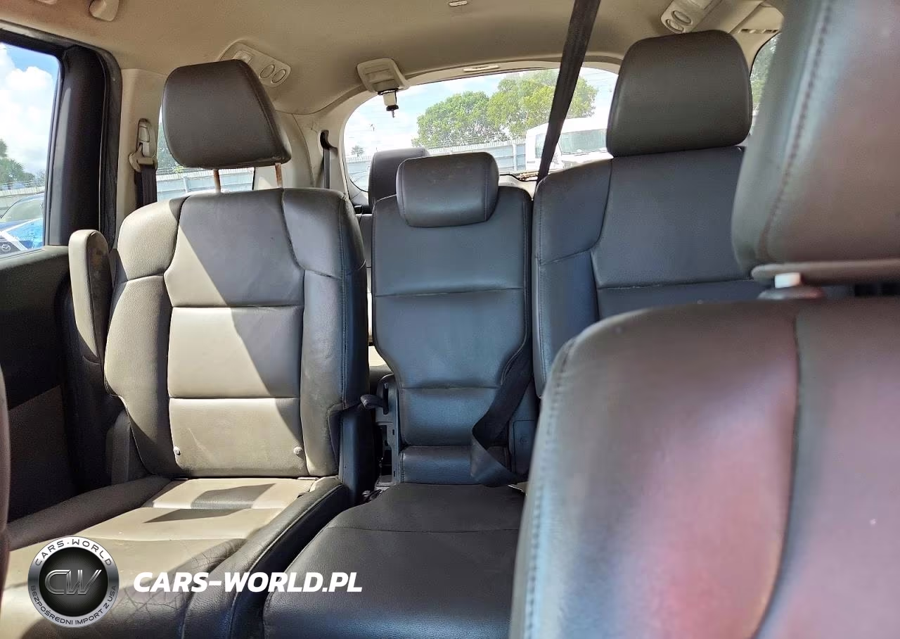 2015 Honda Odyssey Touring VIN:5FNRL5H97FB086321 - 10