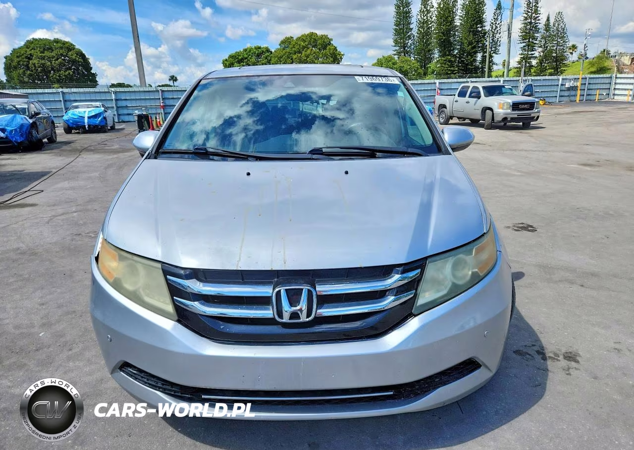 2015 Honda Odyssey Touring VIN:5FNRL5H97FB086321 - 5