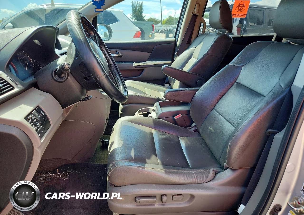 2015 Honda Odyssey Touring VIN:5FNRL5H97FB086321 - 7