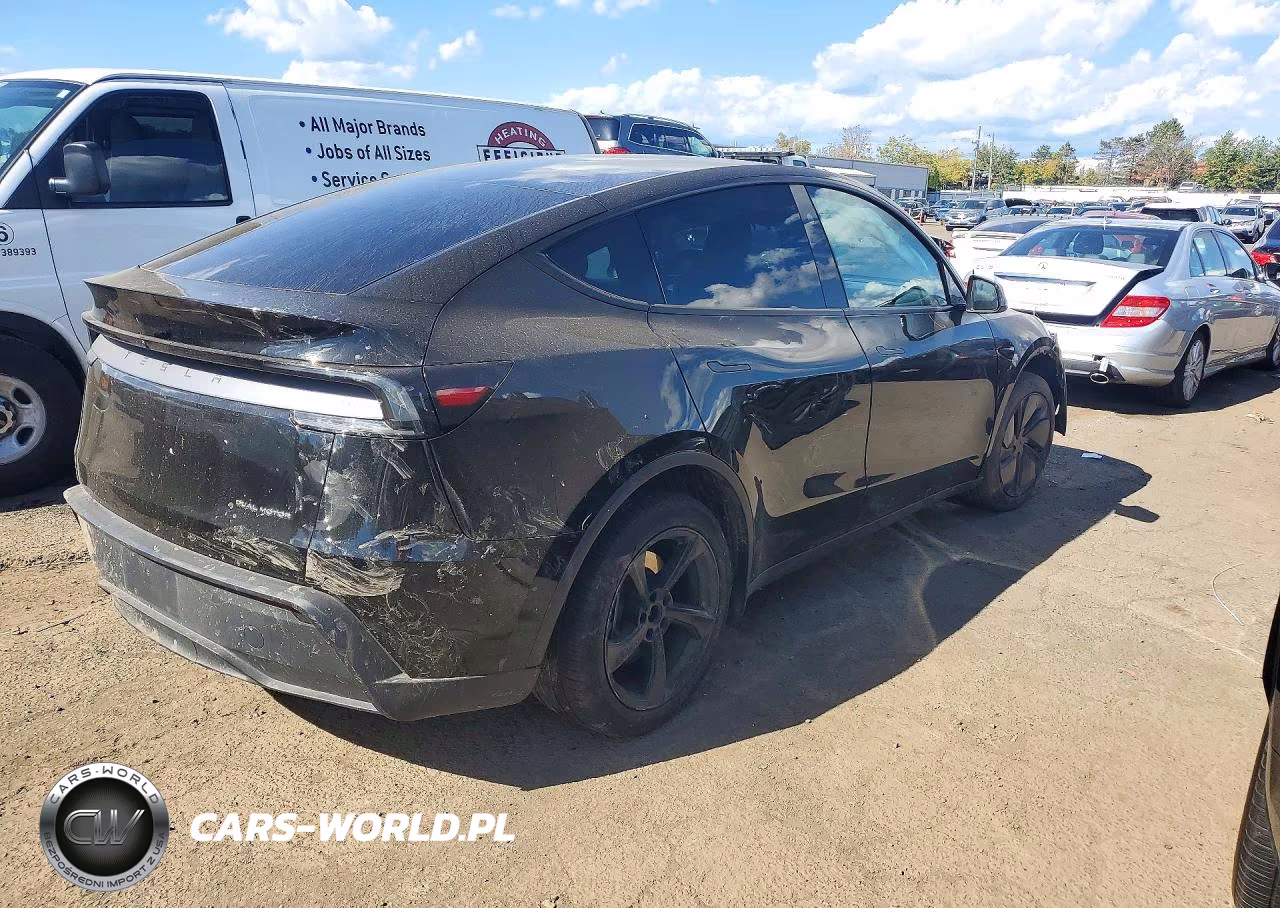 2026 Tesla Model Y VIN:7SAYGDEE1TA411715 - 3