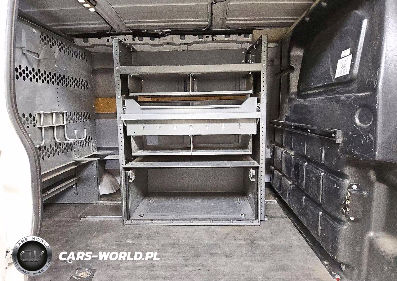 2020 Chevrolet Express G2500 VIN:1GCWGAFP7L1262709 - 11