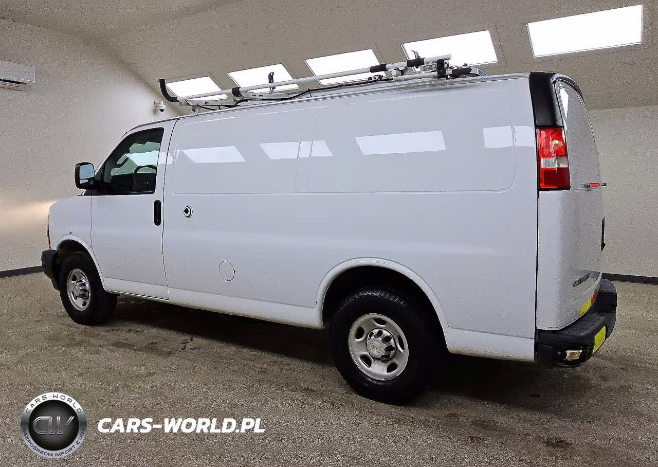 2020 Chevrolet Express G2500 VIN:1GCWGAFP7L1262709 - 2
