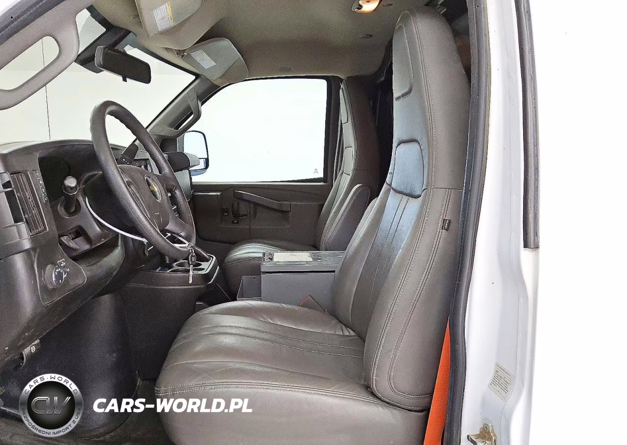 2020 Chevrolet Express G2500 VIN:1GCWGAFP7L1262709 - 7