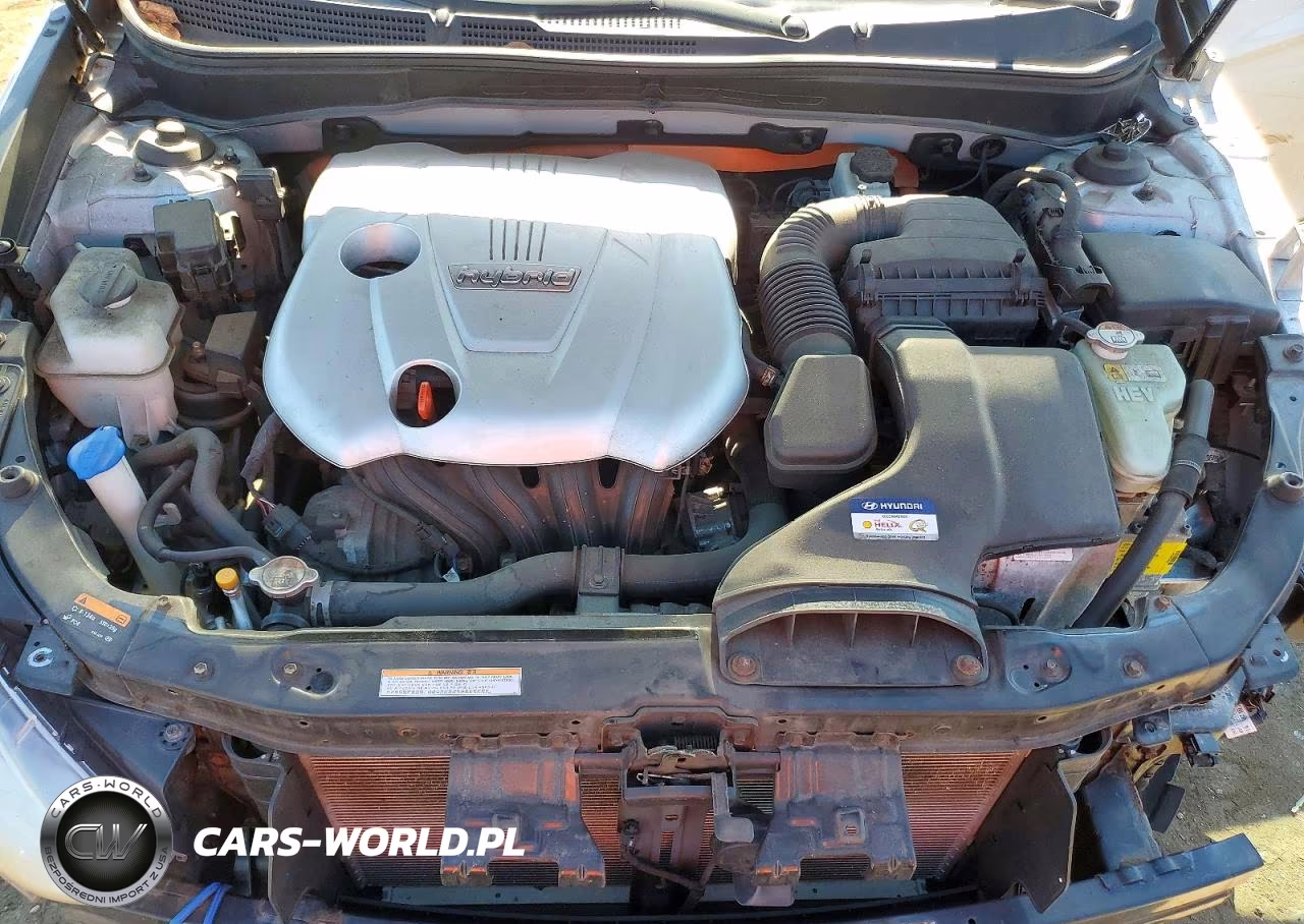 2015 Hyundai Sonata Hybrid Base VIN:KMHEC4A49FA137684 - 11