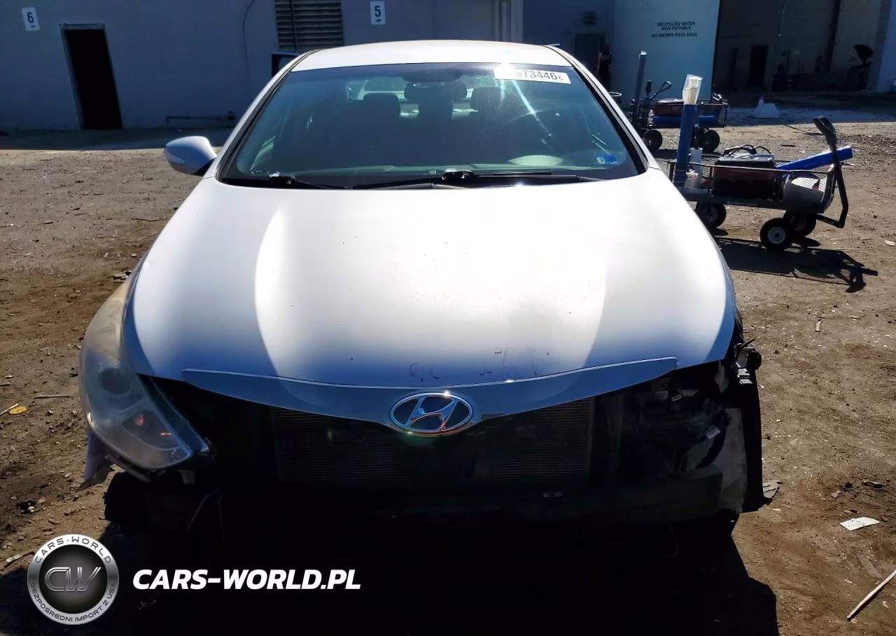 2015 Hyundai Sonata Hybrid Base VIN:KMHEC4A49FA137684 - 5