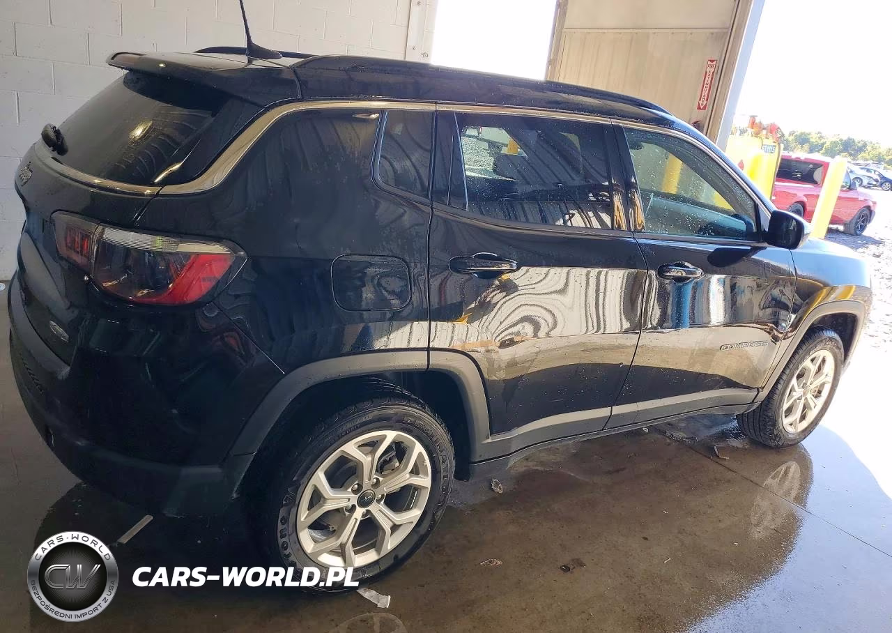 2025 Jeep Compass Latitude VIN:3C4NJDBN0ST597773 - 3