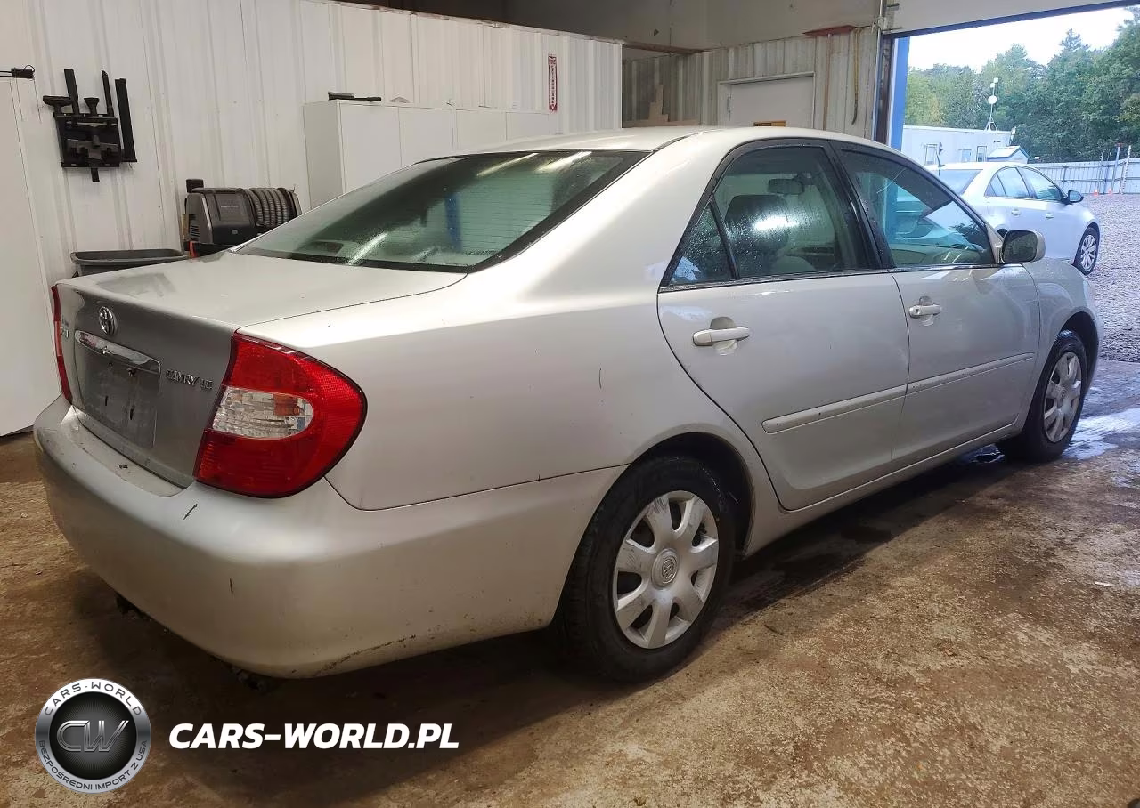 2004 Toyota Camry Le VIN:4T1BE30K84U286171 - 3