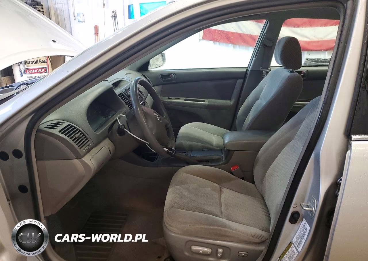 2004 Toyota Camry Le VIN:4T1BE30K84U286171 - 7