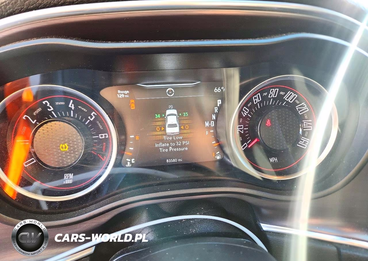 2018 Dodge Challenger Sxt VIN:2C3CDZAG0JH138544 - 9