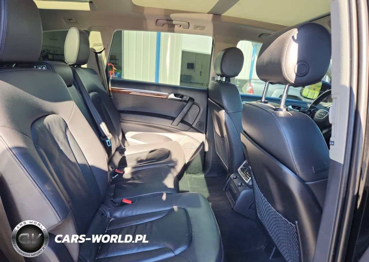 2015 Audi Q7 Premium Plus VIN:WA1LGAFE1FD029780 - 11