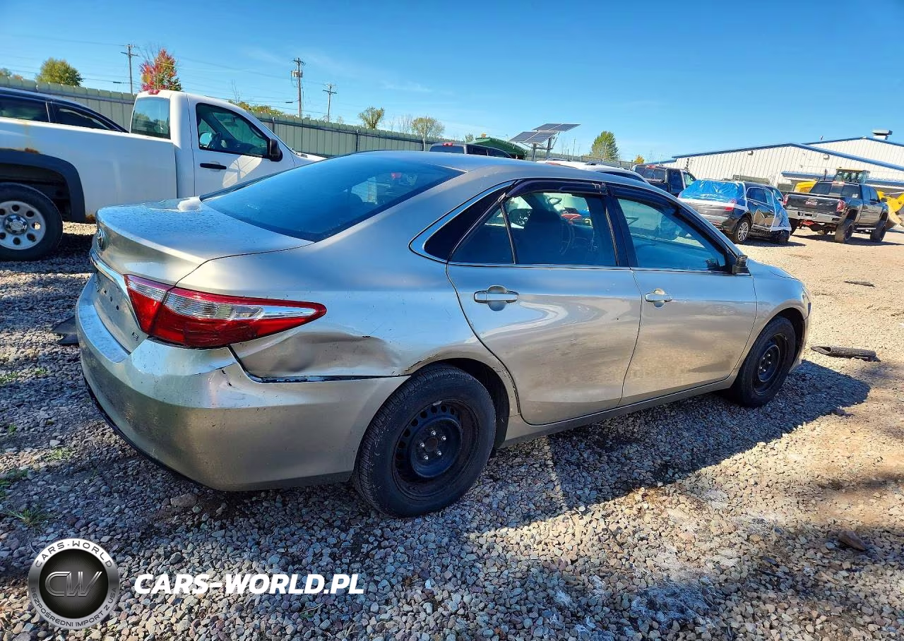 2017 Toyota Camry Le VIN:4T1BF1FK6HU347757 - 3