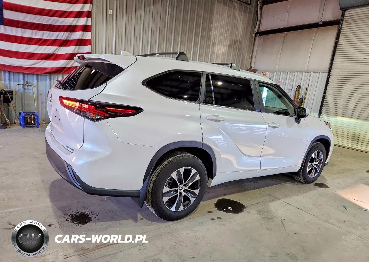 2025 Toyota Highlander Xle VIN:5TDKDRBH4SS586870 - 3