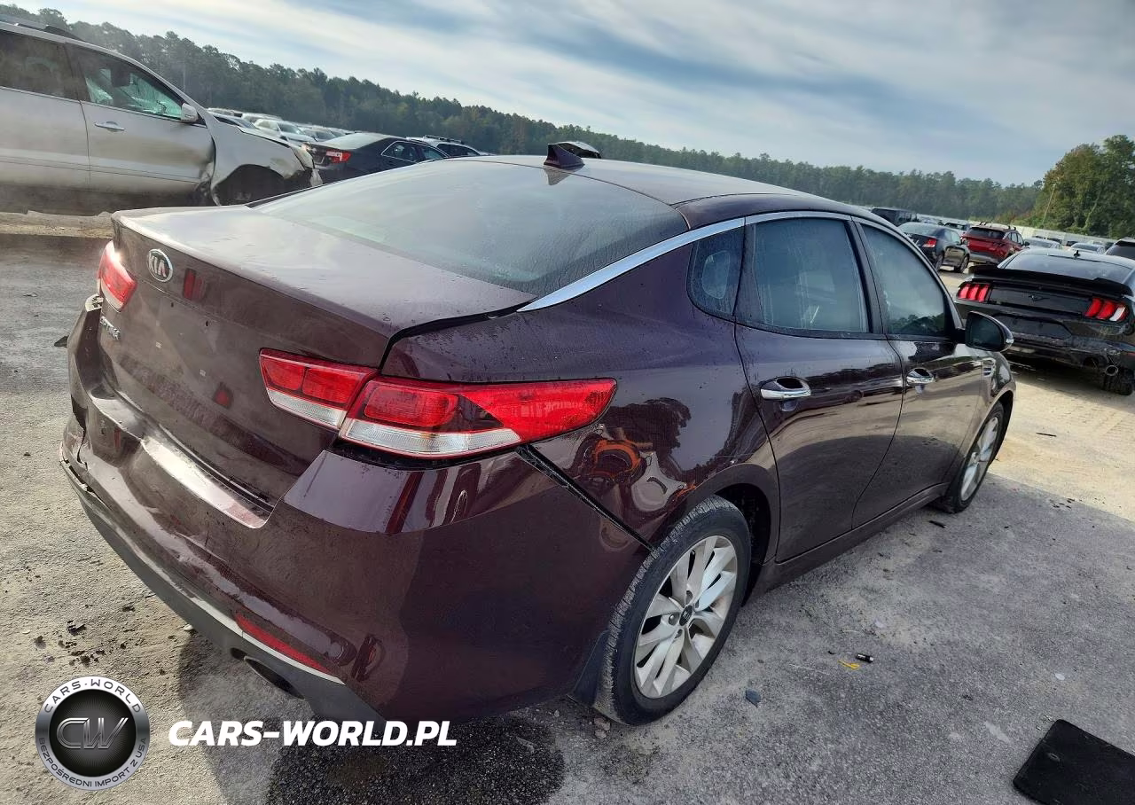 2018 Kia Optima VIN:5XXGT4L34JG265569 - 3