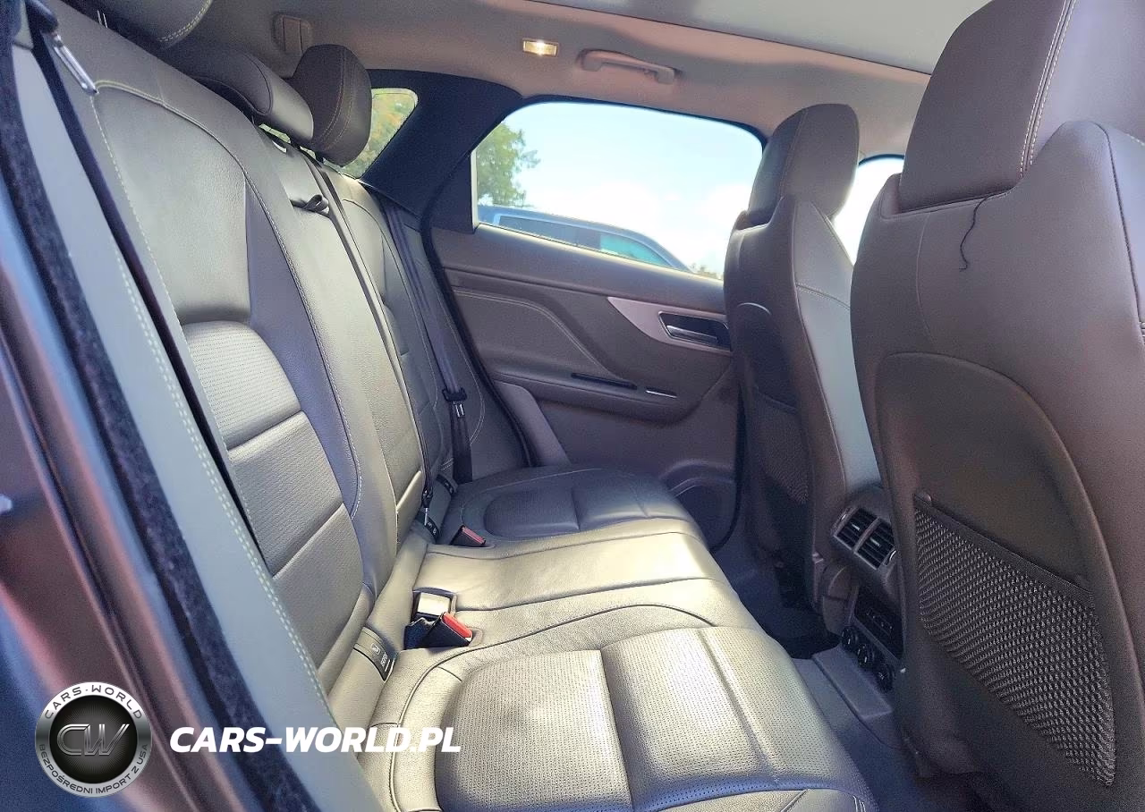 2018 Jaguar F-Pace R - Sport VIN:SADCL2FN0JA255363 - 11