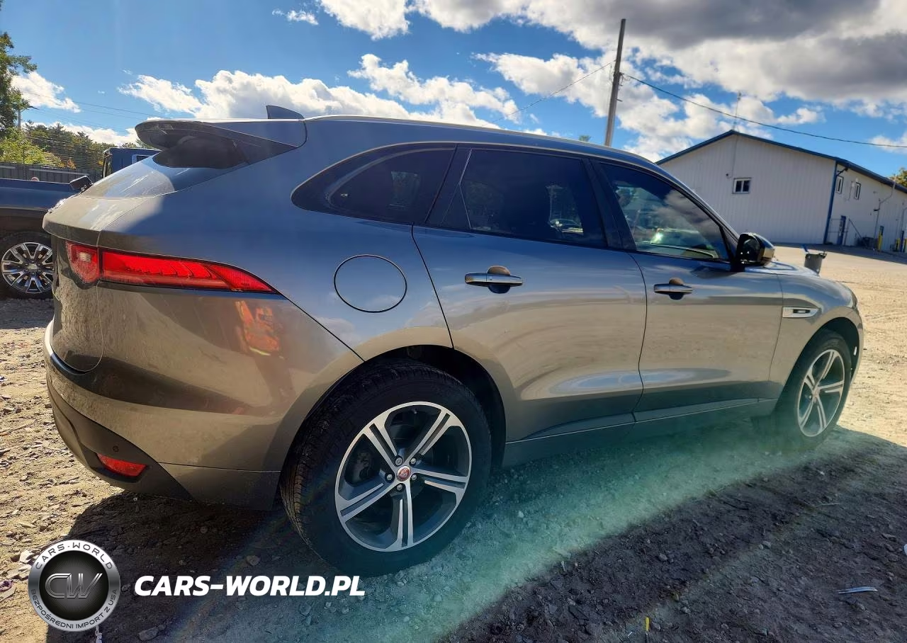 2018 Jaguar F-Pace R - Sport VIN:SADCL2FN0JA255363 - 3