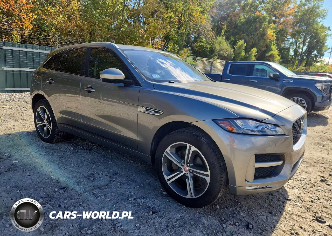 2018 Jaguar F-Pace R - Sport VIN:SADCL2FN0JA255363 - 4