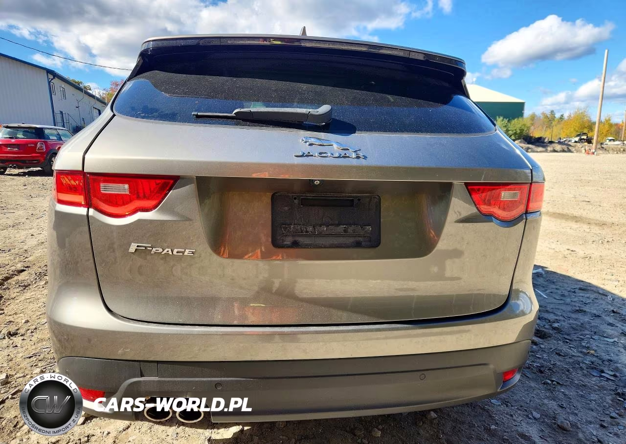 2018 Jaguar F-Pace R - Sport VIN:SADCL2FN0JA255363 - 6