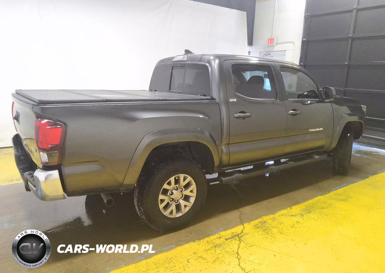 2018 Toyota Tacoma Sr5 V6 VIN:3TMCZ5AN2JM132007 - 3