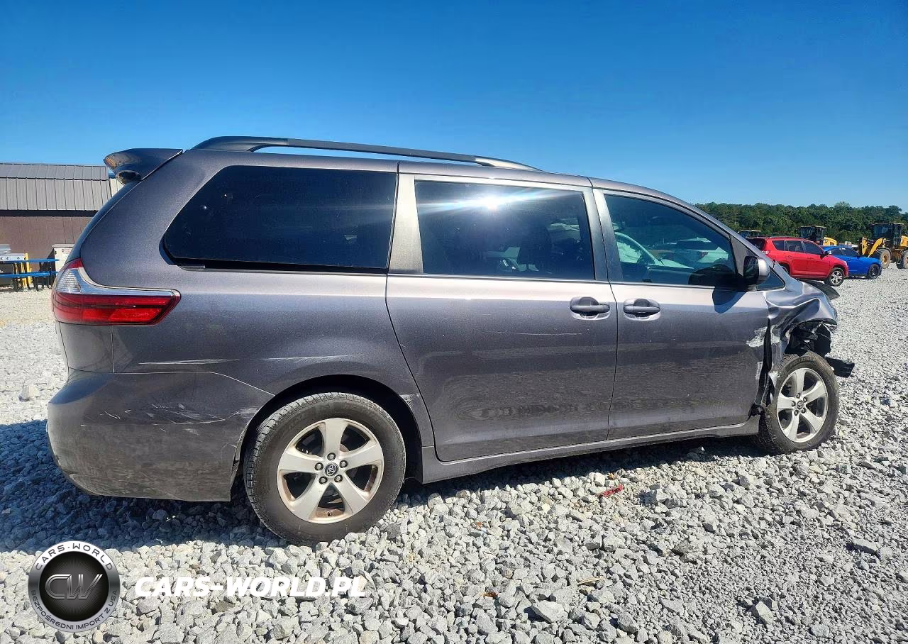 2019 Toyota Sienna Le VIN:5TDKZ3DC0KS971133 - 3