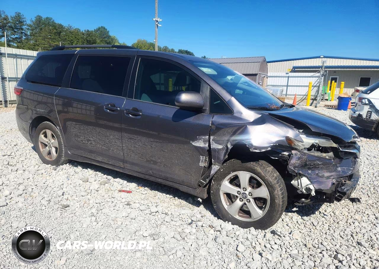 2019 Toyota Sienna Le VIN:5TDKZ3DC0KS971133 - 4