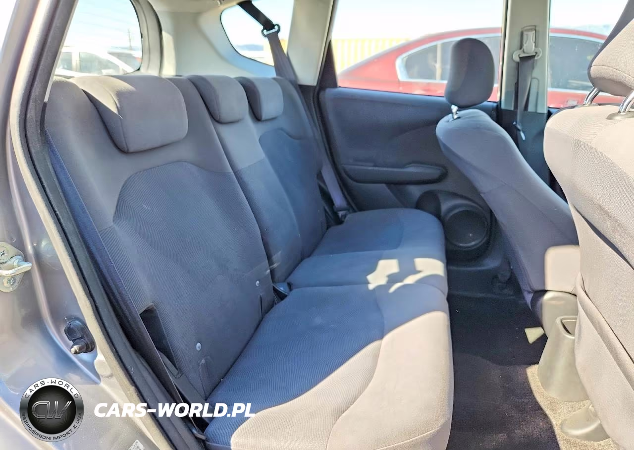 2010 Honda Fit VIN:JHMGE8H21AS020590 - 10