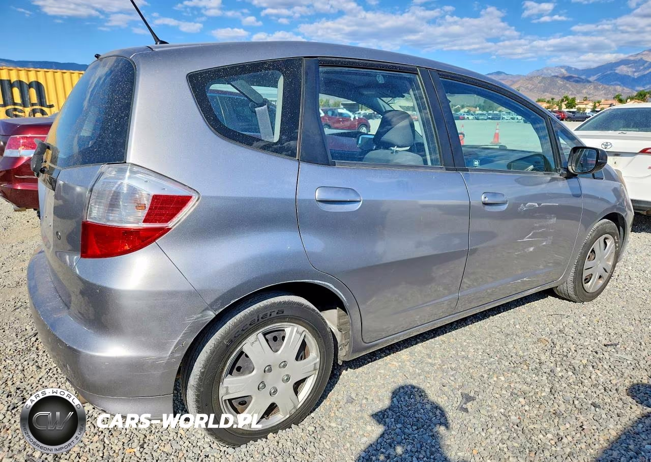 2010 Honda Fit VIN:JHMGE8H21AS020590 - 3