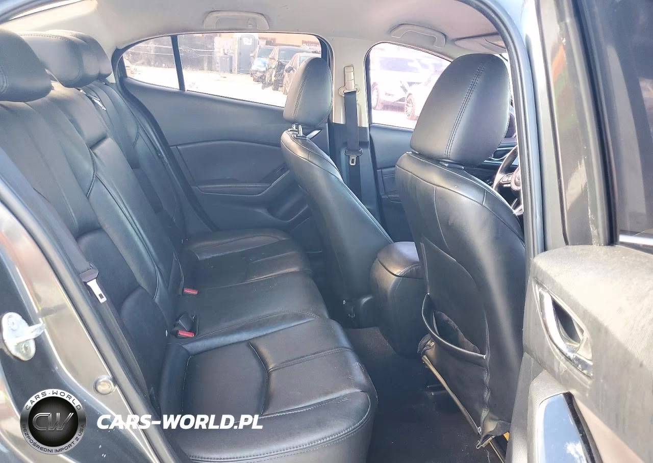 2018 Mazda 3 Touring VIN:3MZBN1V35JM185080 - 10
