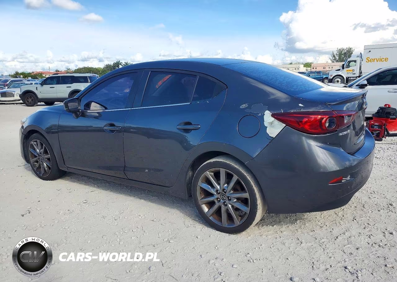 2018 Mazda 3 Touring VIN:3MZBN1V35JM185080 - 2