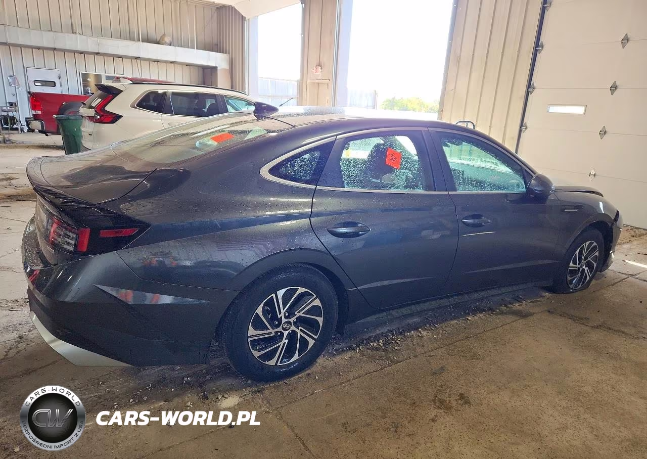 2026 Hyundai Sonata Hybrid Blue VIN:KMHL24JJ9TA166405 - 3