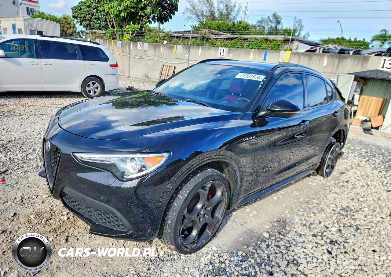 2022 Alfa Romeo Stelvio Ti VIN:ZASPAKBN5N7D25006 - 1
