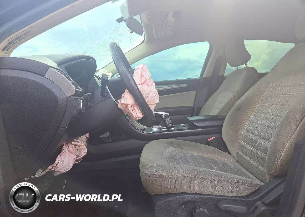 2018 Ford Fusion S VIN:3FA6P0G7XJR253682 - 7
