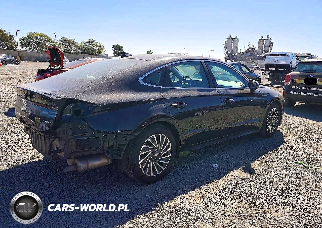 2025 Hyundai Sonata Hybrid Limited VIN:KMHL54JJ1SA126986 - 3