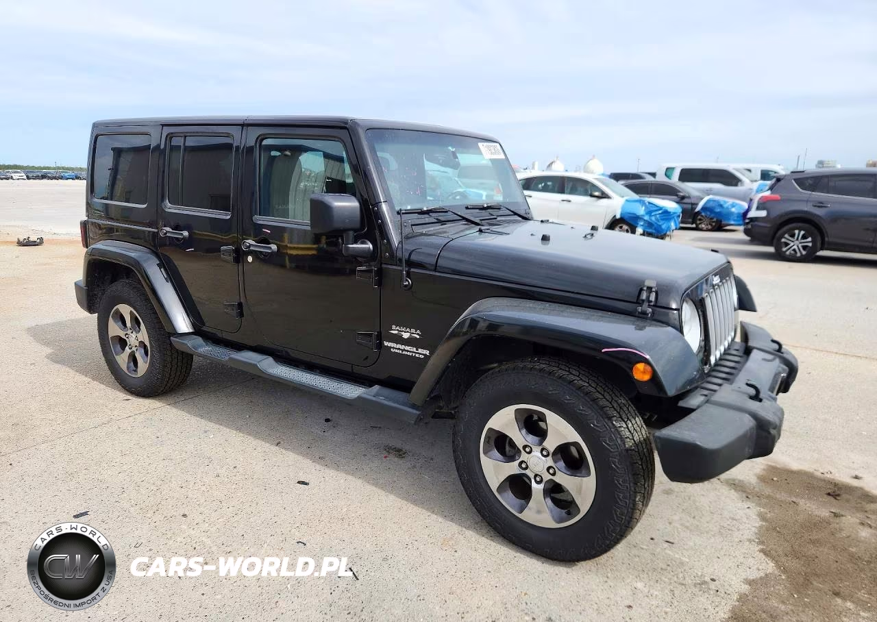 2016 Jeep Wrangler Unlimited Sahara VIN:1C4BJWEGXGL114479 - 4