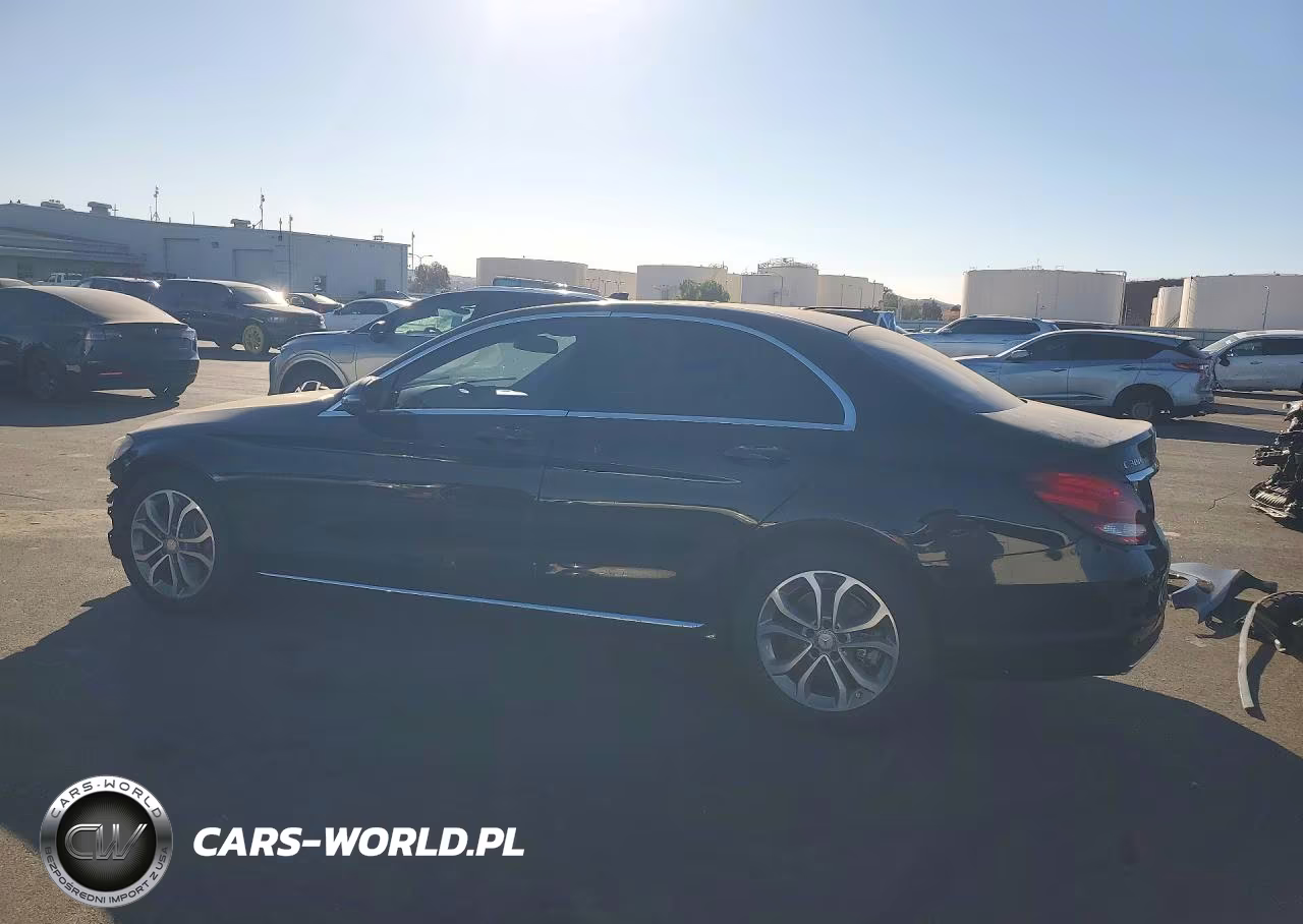 2016 Mercedes-Benz C 300 VIN:55SWF4JB7GU151380 - 2