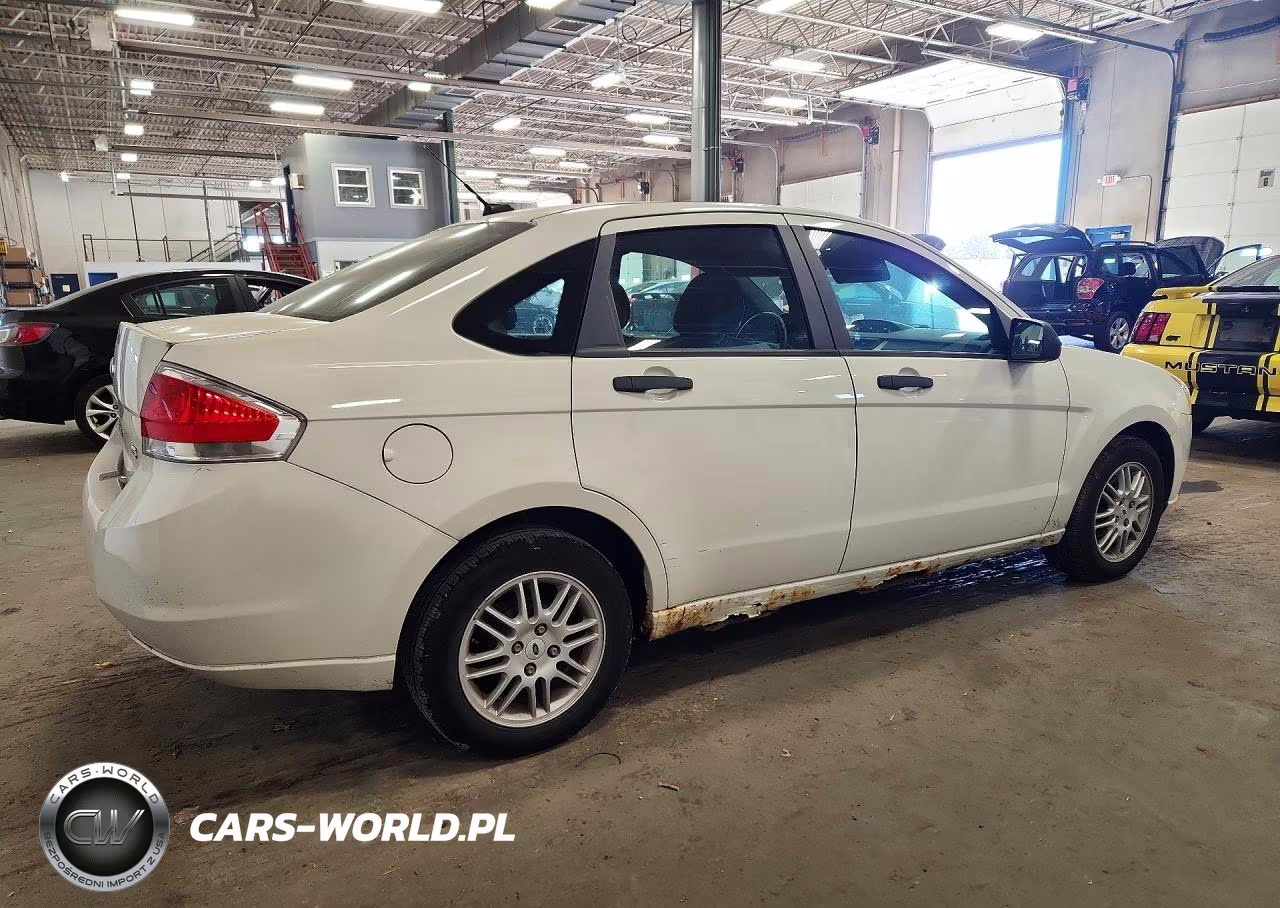 2010 Ford Focus Se VIN:1FAHP3FN9AW209115 - 3