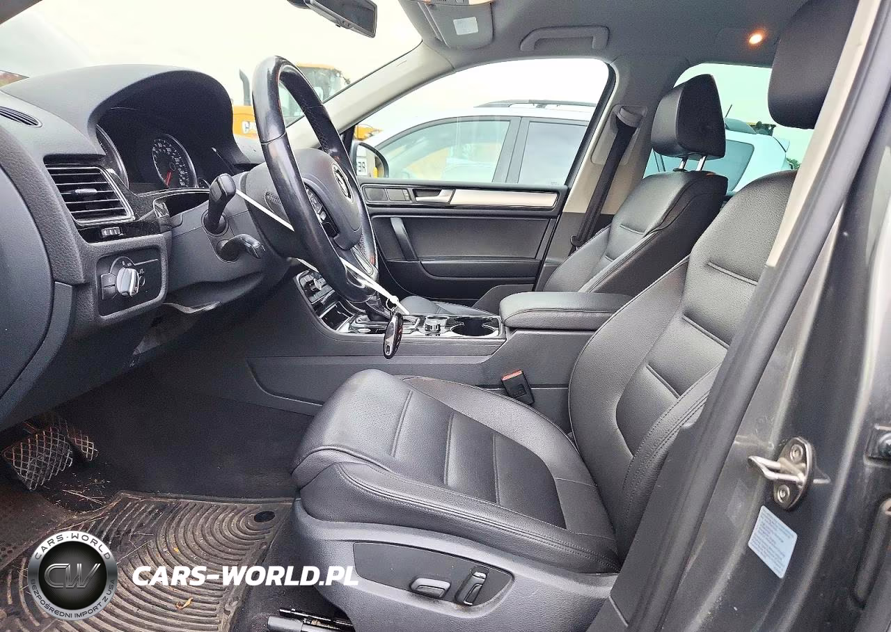 2014 Volkswagen Touareg V6 VIN:WVGEF9BP3ED013873 - 7