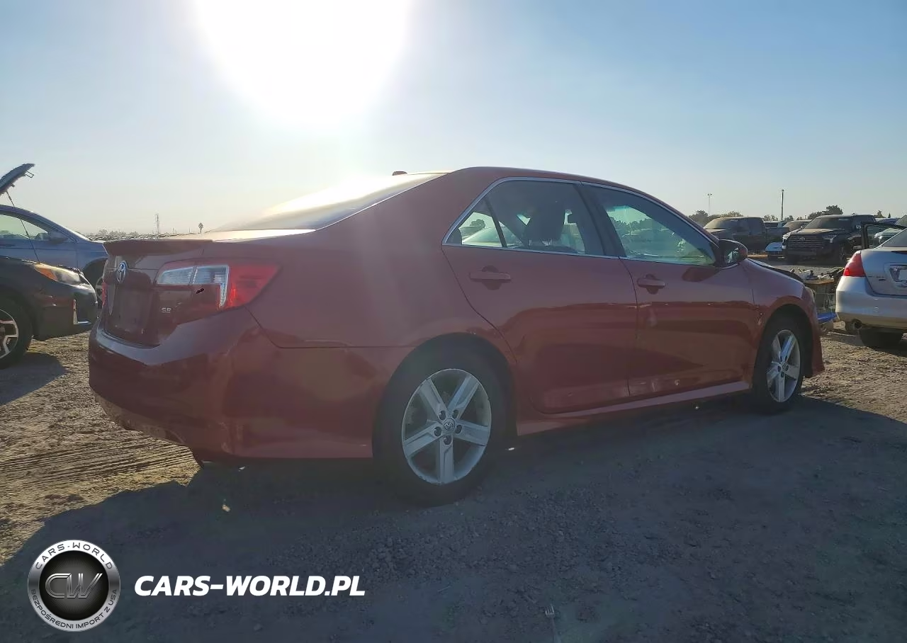 2014 Toyota Camry Se VIN:4T1BF1FK3EU746461 - 3