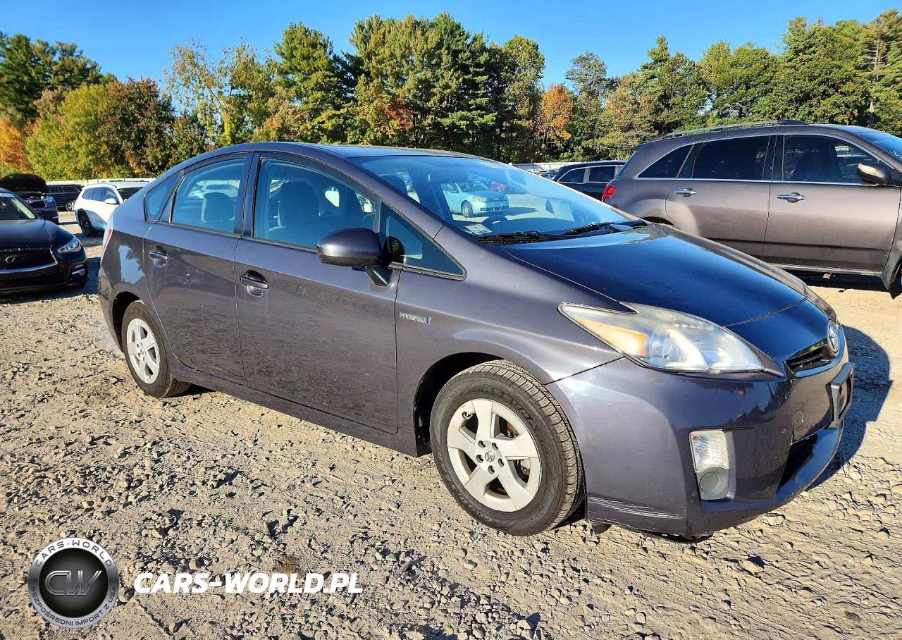 2011 Toyota Prius Three VIN:JTDKN3DU3B5331542 - 4
