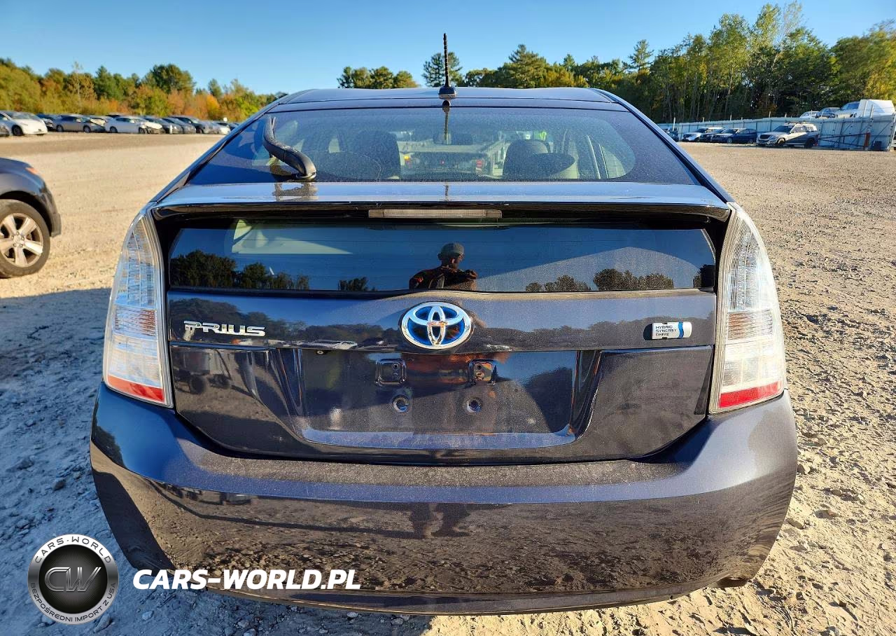 2011 Toyota Prius Three VIN:JTDKN3DU3B5331542 - 6