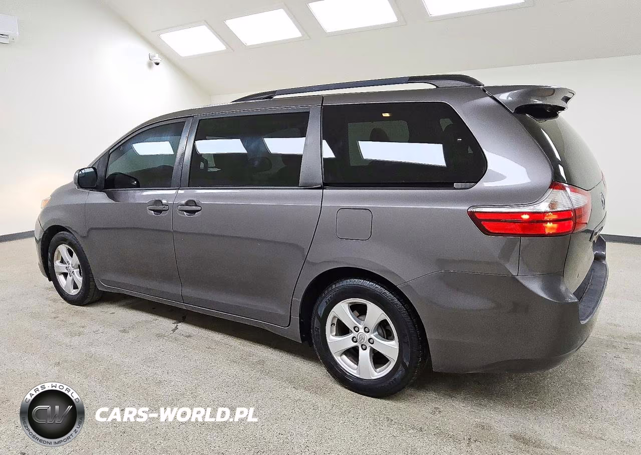 2015 Toyota Sienna Le VIN:5TDKK3DC1FS577974 - 2