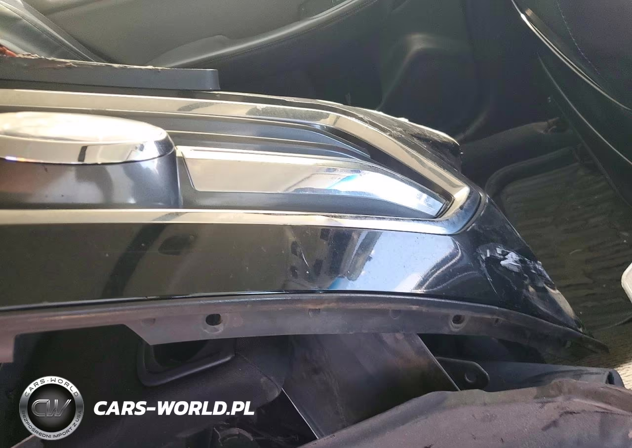 2018 Subaru Outback 2.5I Premium VIN:4S4BSACC3J3336395 - 13