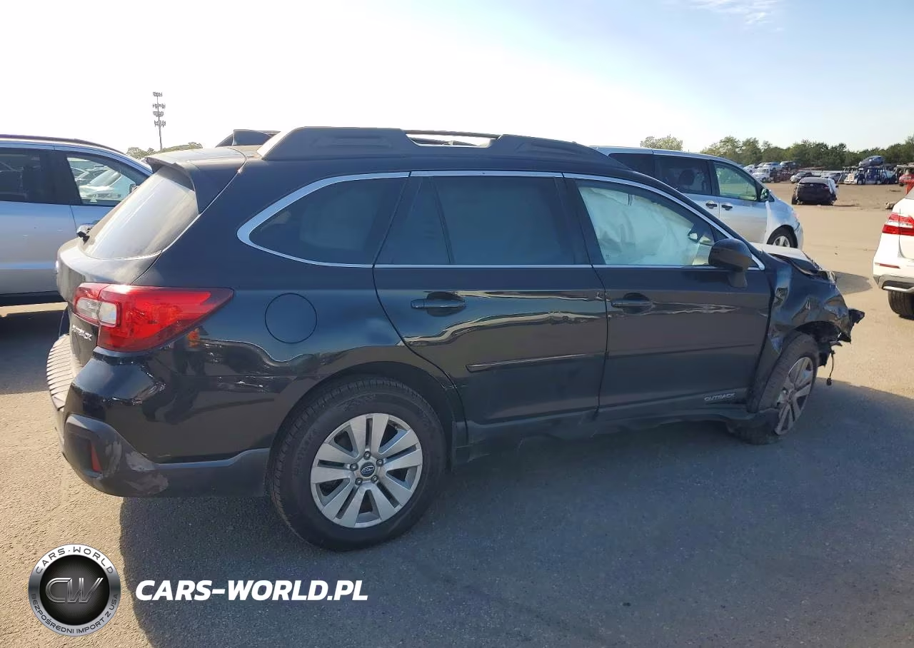 2018 Subaru Outback 2.5I Premium VIN:4S4BSACC3J3336395 - 3