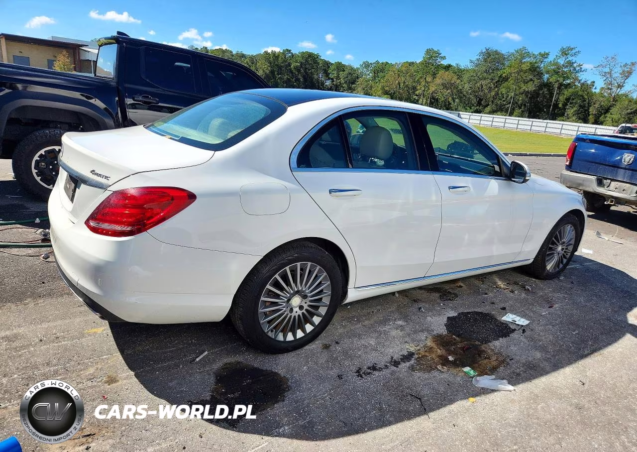 2015 Mercedes-Benz C 300 4Matic VIN:55SWF4KB8FU030130 - 3
